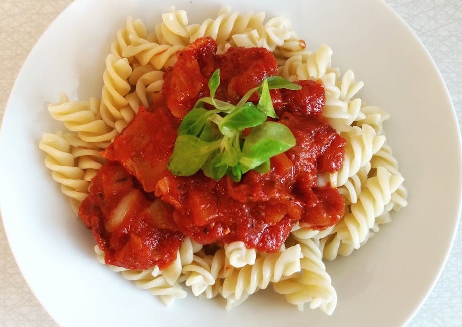MACARRONES CON TOMATE Y ATÚN