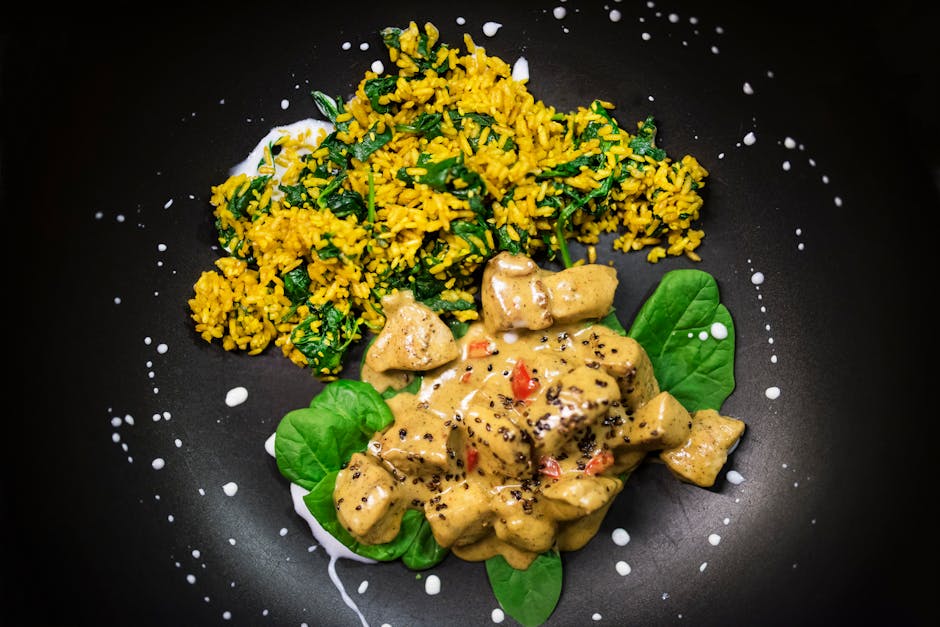 POLLO CON SALSA DE CACAHUETE, CÚRCUMA Y CURRY